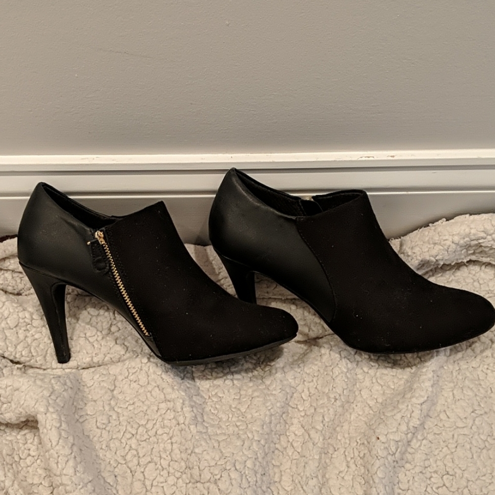 Dexflex heeled ankle booties